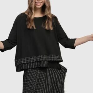 Alembika Meduasa Asymmetric Boxy Tee